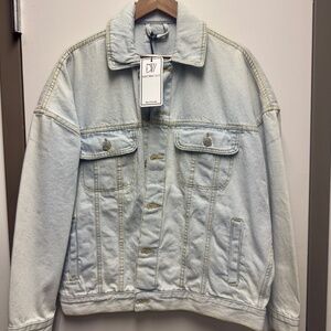 Men’s Light Wash Denim Jacket – New With Tags